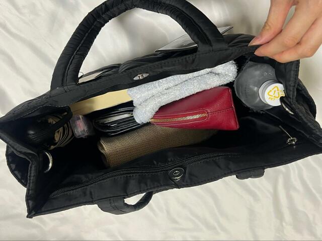 【niko and… オリジナル2WAYマルチトートバッグM】ポケットが多く収納しやすいので、バッグの中がグチャグチャになりにくいのが嬉しい♪