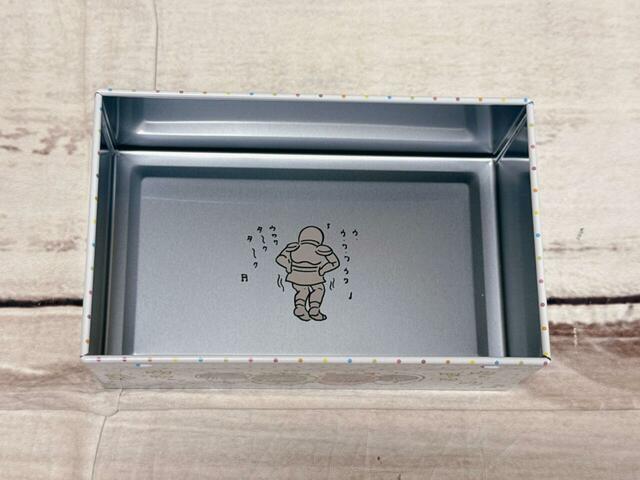 缶の底にもデザイン入り！