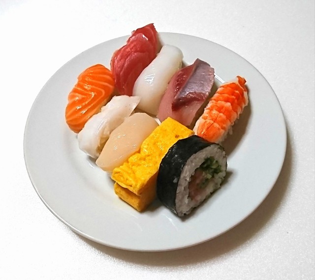 カークランドシグネチャー 寿司ファミリー盛　48貫　2678円