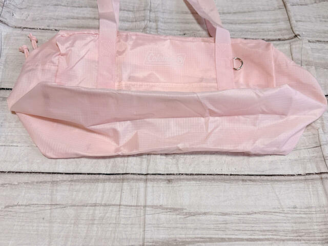 【付録 Coleman 撥水ボストンバッグ＆リフレクターチャーム】サイズ：（約）縦24.5×横42×マチ18cm。マチがしっかりあるのでたくさん入ります♪