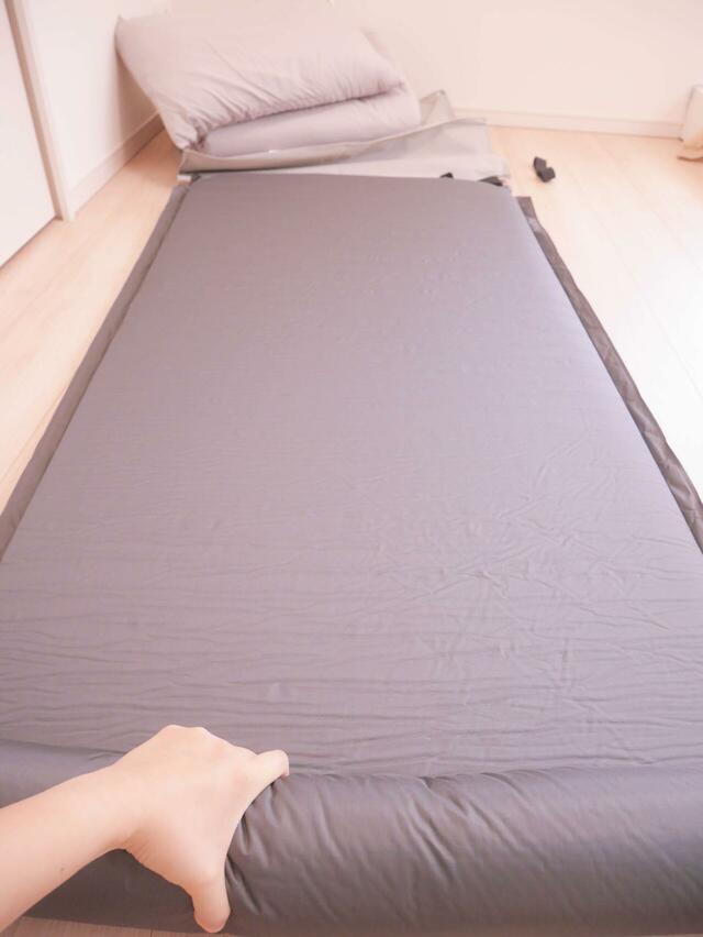 【ベルメゾン　省スペースで収納できる来客用布団セット(6点)】女性1人でも簡単に収納できます