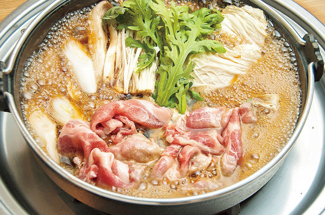 都内「すき焼き・しゃぶしゃぶ」の名店／あずき（上野）　讃岐夢豚すき焼き　1人前2300円（税別）