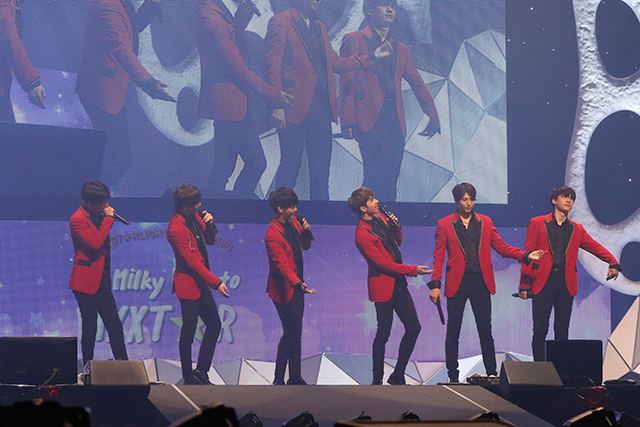 VIXX　「2017 STARLIGHT Fan Meeting ～The Milky Way to VIXXT★R～」（3月17日幕張メッセ イベントホール）