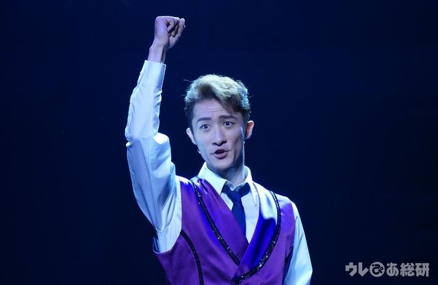 ミュージカル『キャッチ・ミー・イフ・ユー・キャン』フォトコール＆取材会より