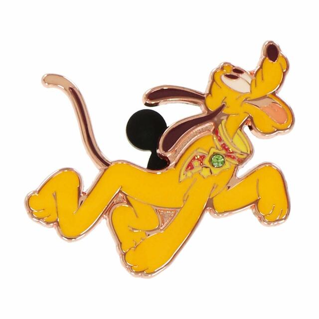 ピンバッジ 1,100円｜サイズ：縦約3×横約4cm｜東京ディズニーリゾート40周年“ドリームゴーラウンド”スペシャルグッズ｜発売日：2023年4月10日（月）｜販売店舗：東京ディズニーランド「グランドエンポーリアム」、東京ディズニーシー「エンポーリオ」