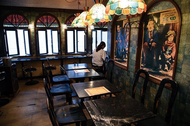 新宿の「カレー」名店／ガンジー　内観