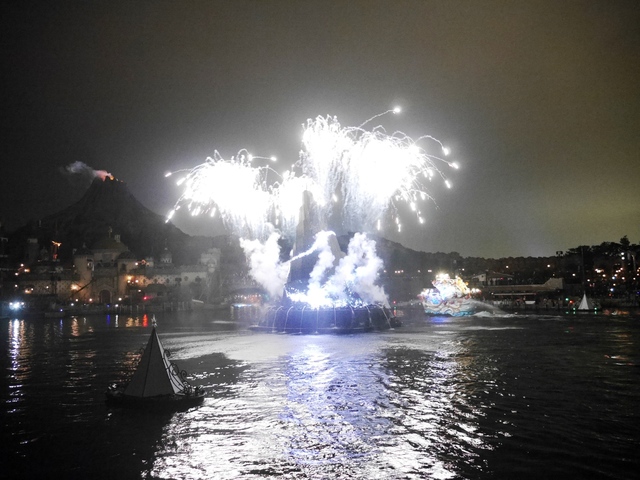 カラー・オブ・クリスマス　ツリーが出現