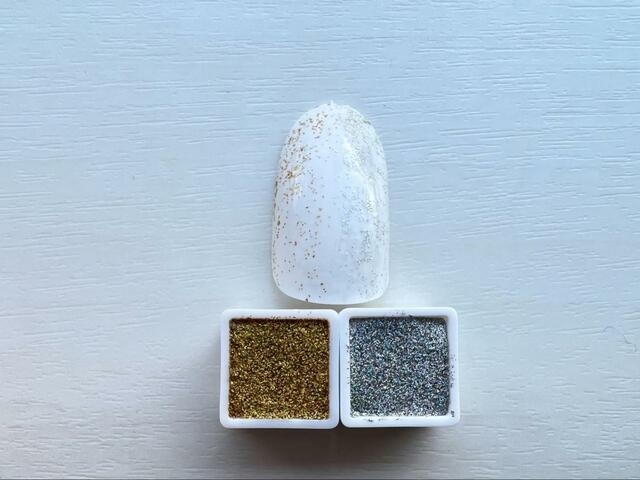 【セリア ネイル用水彩パレット ミニ  ラメ入り】全体に満遍なくラメをのせるには練習が必要