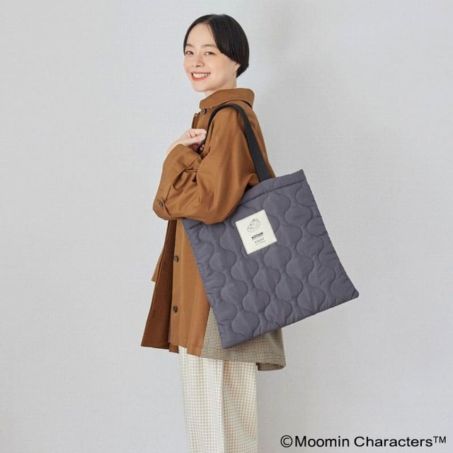 【『ムーミン×kippis たっぷり入る! ふわ軽キルティングトートバッグ BOOK』（宝島社）】肩掛けできて持ちやすいサイズ感