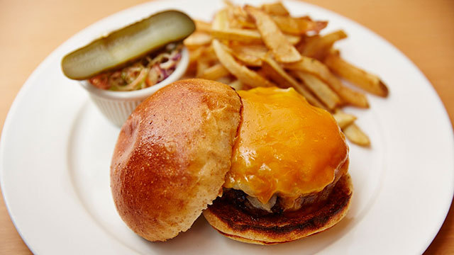 クリントン・ベイキング・カンパニー(表参道)／熟成肉のヘルシーハンバーガー