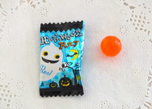 【カルディオリジナル　ハロウィンネコぬいぐるみ】キャンディ（直径15mm）