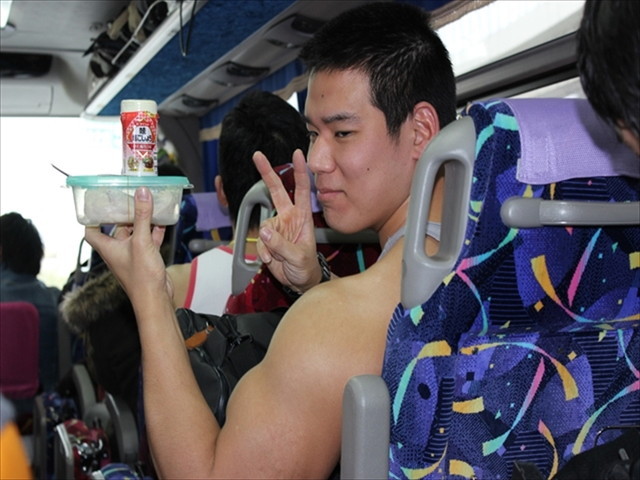 一日の食事を6回に分けて食べるそう。お腹が空く前に食べるのがポイントらしい