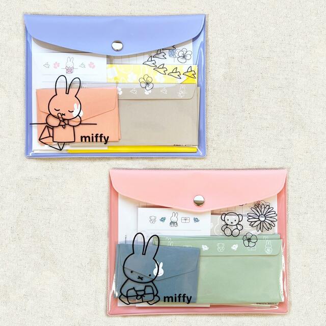 サイズ色々レター　ポーチ入A・B　各￥1,210（税込）