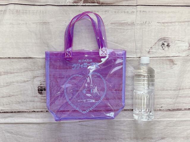 550mlのペットボトルが入るサイズ感