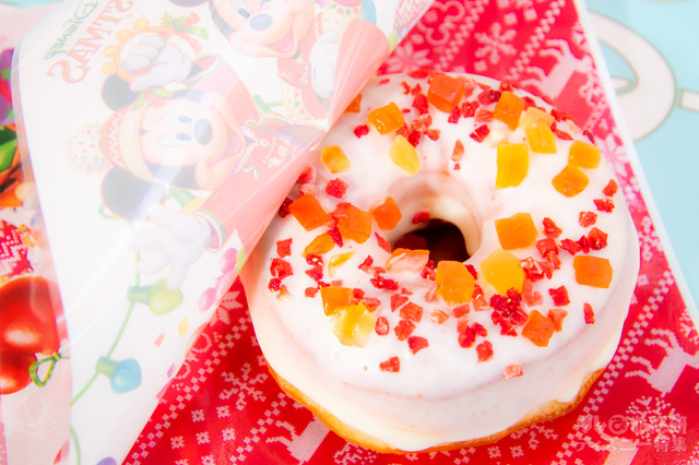 TDL「ディズニー・クリスマス」スペシャルメニュー　スペシャルドーナツ