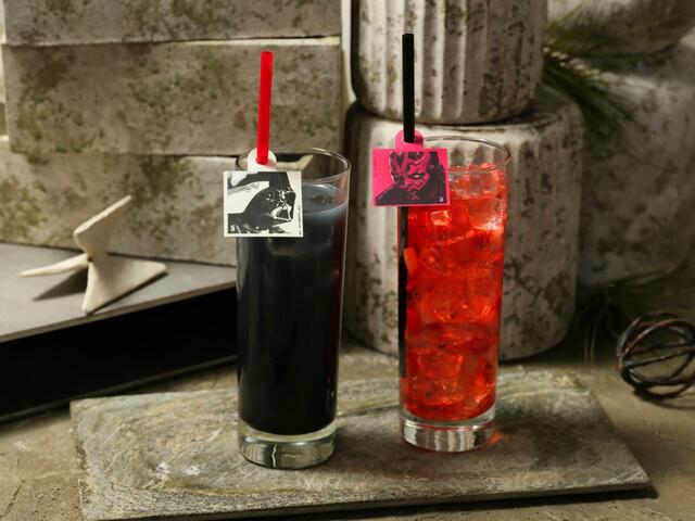 「＜ダース・ベイダー＞ブラックウォーター、＜ダース・モール＞レッドスカッシュ」＜税込1,290円＞【東京ソラマチで「STAR WARS」OH MY CAFE開催】