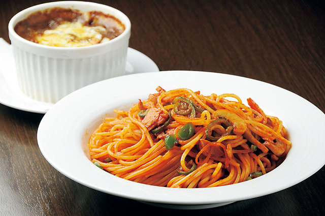 はら cafe（錦糸町）  スパゲッティーナポリタン ミニ焼きカレー付き　800円