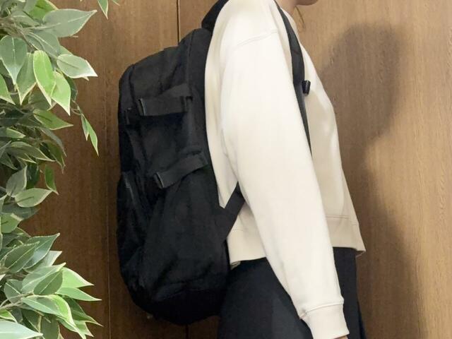 【niko and... 撥水メニーポケットデイパック】フィット感が高いおかげで、荷物が多くても肩の痛みや疲れはほとんど感じませんでした!