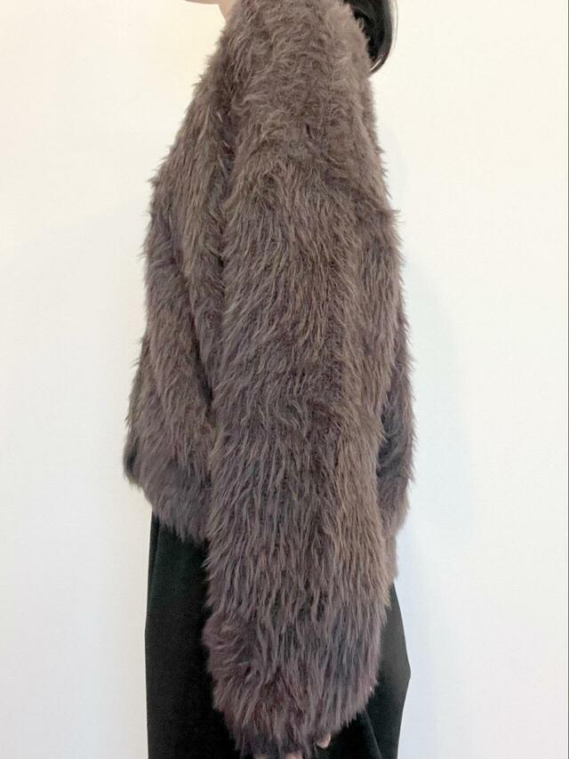 【coca ふんわりシャギーニットカーディガン】横から見ても、着膨れする感じは一切なし！