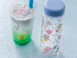 「ダッフィー＆フレンズのビューティフル・レイニーデイズ」ジェラトーニのリモナータ（ミルクのフローズンビーズ）、スーベニアドリンクボトル付き