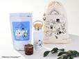 「オリジナル巾着付き『CAFE@HOME ムーミン谷 水淹れアイスコーヒー&ボトルセット」＜価格：4,499円（税込）＞【ムーミンのオリジナル巾着付きセットも♪『CAFE@HOME ムーミン谷 水淹れアイスコーヒー』が4月23日より数量限定で登場！】