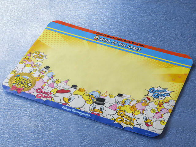 ランチョンマット｜販売店舗：プラザパビリオン・レストラン｜ 東京ディズニーランド ディズニー・パルパルーザ「ドナルドのクワッキー・ダック！ダック！ダックシティ！」スペシャルグッズスペシャルメニュー