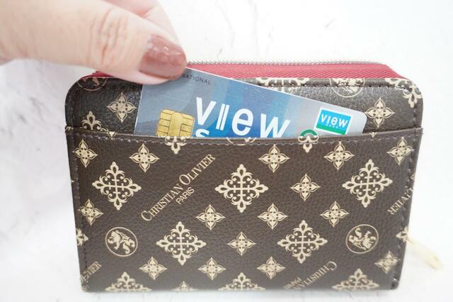 裏側には外ポケット