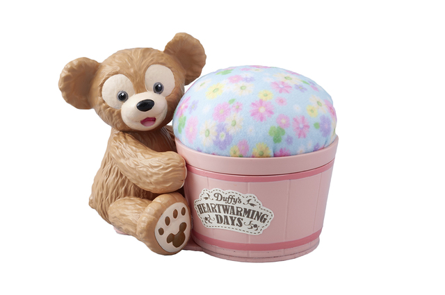 ピンクッション 2,000円|東京ディズニーシー「ダッフィーのハートウォーミング・デイズ」