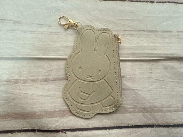 ミッフィーダイカットデザインの小銭入れ