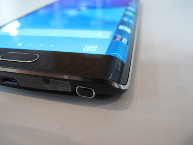 サムスン:GALAXY Note Edge 下部エッジスクリーン