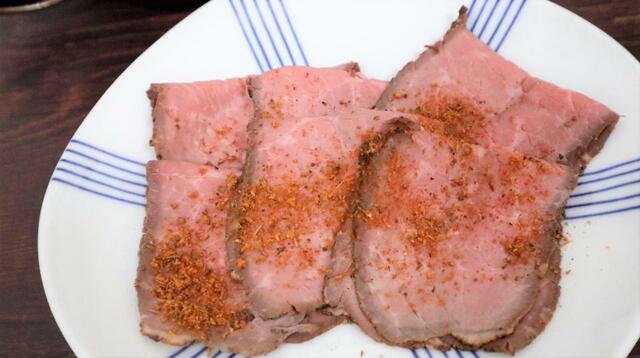 【サイゼリヤ やみつきスパイス】スライスされている市販のローストビーフに★