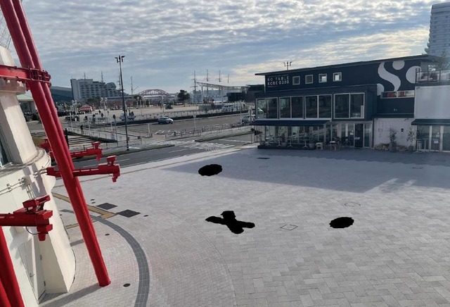 【KOBE PORT TOWER × Dick Bruna TABLE in KOBE Waterfront】神戸ポートタワー南側のイベントスペース　※画像はイメージです