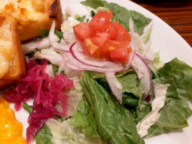 新鮮なサラダは、爽やかなドレッシングもいい感じ！【びっくりドンキー・ドンキースペシャルブレックファスト】