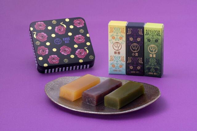 価格：1箱3本入　1,620円（本体1,500円）【鶴屋吉信×ANNA SUI】