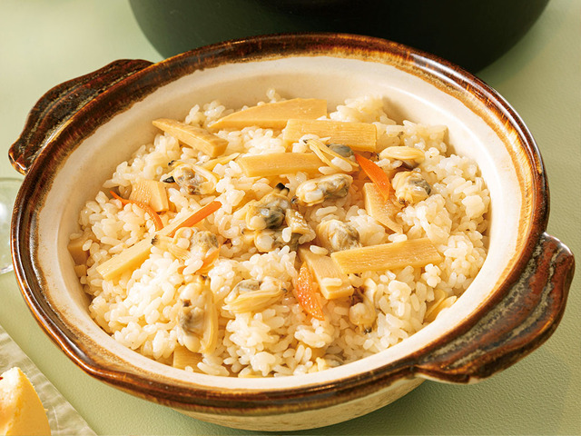 「アサリと筍の炊き込みご飯」＜期間：2026年3月20日～4月26日＞【A5ランク黒毛和牛＆ストロベリースイーツが食べ放題！「東京ベイ舞浜ホテル」で豪華すぎるディナービュッフェ開催♪】