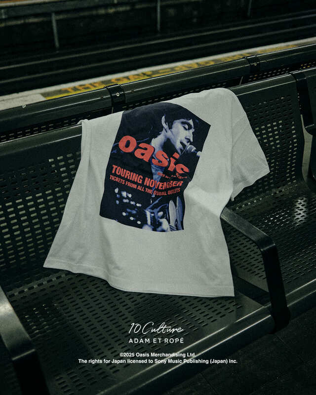 【oasis×ADAM ET ROPE'】「Tour Poster Design TSH」（What's The Story) Morning Glory?（カラー：ホワイト、SIZE：M / L / XL、価格：8,800円）