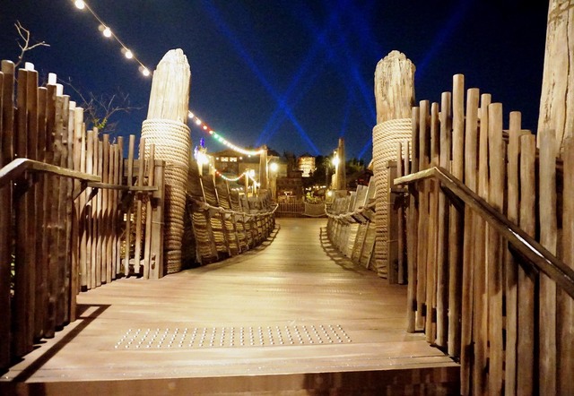 神殿側から見た「プエンテ・アル・テンプロ」