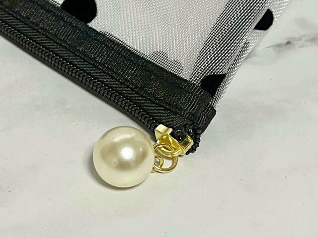 【sweet2023年7月号付録】シースルーポーチにももちろんパールビーズのチャーム付き！