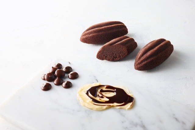 【ゴディバターズ】「ゴディバターズ フィナンシェ ノワール」432円、「ゴディバターズ フィナンシェ 3個入」1,404円、「ゴディバターズ フィナンシェ 6個入」2,700円