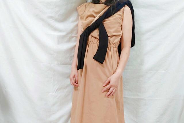 カジュアルなたすき掛けスタイル【ファミリーマートのコンビニエンスウェア】新商品「カーディガン」