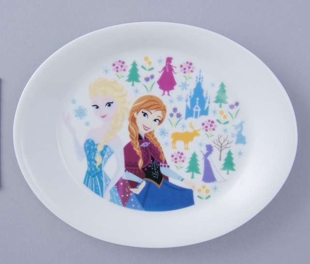 アナとエルサの新グッズ「Frozen Seasons」プレート￥1,200 （横約20×縦約16cm）©Disney
