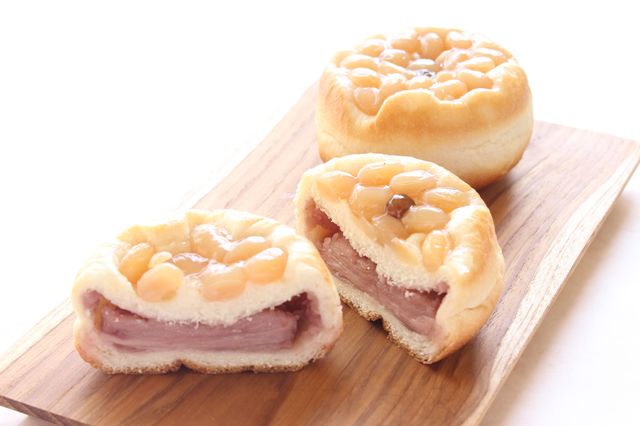 北海道産苺のミルクあんぱん