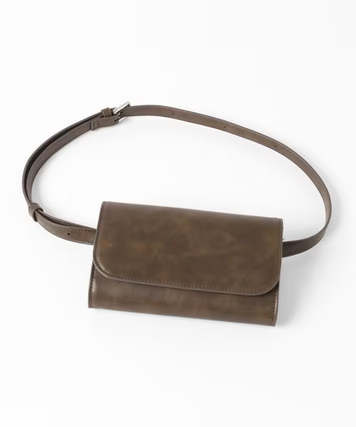 【LOWRYS FARM】「フェイクレザー2WAYウエストポーチ」4,400円(税込)