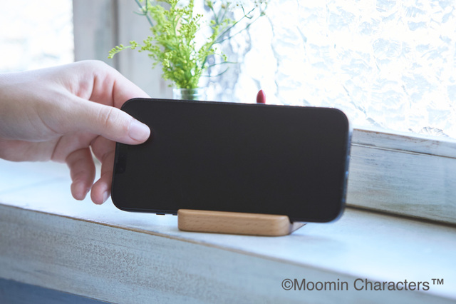 スマホを立てかけられる