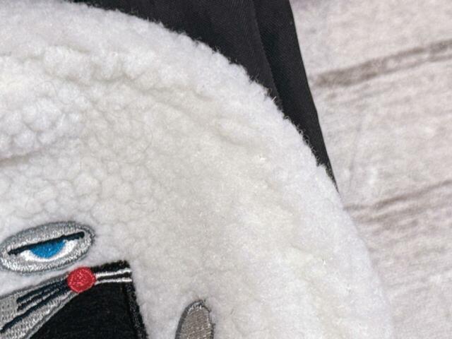 ぬいぐるみ部分にはボア調の生地が使われており、ふわっとした質感