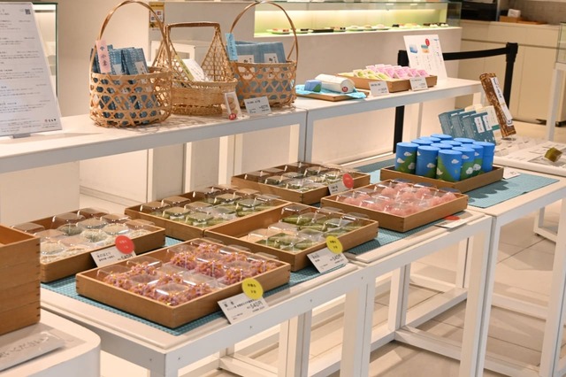 【とらや特別展】とらや 東京ミッドタウン店、生菓子販売スペース