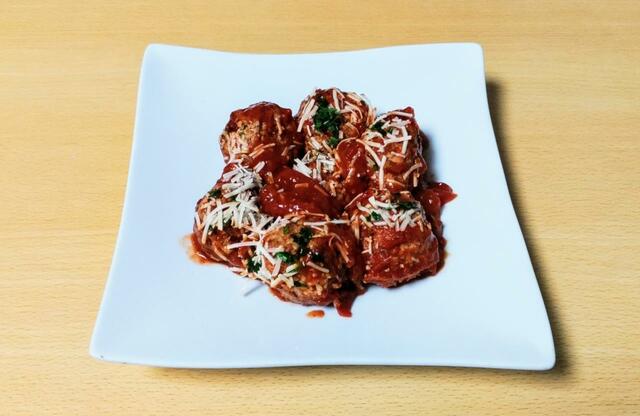 【コストコ　ポークミートボール　1414g　2743円】マルゲリータソースやチーズなどで味付けされている