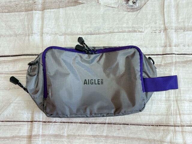 グレー×パープルの配色がおしゃれなポーチ