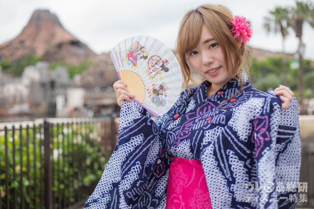 せんす ￥2,400 ケース付き サイズ：長さ約21ｃｍ