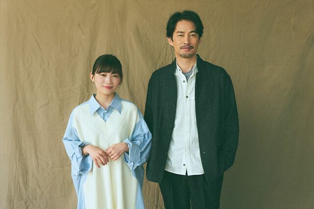 左から）伊藤沙莉、竹野内豊